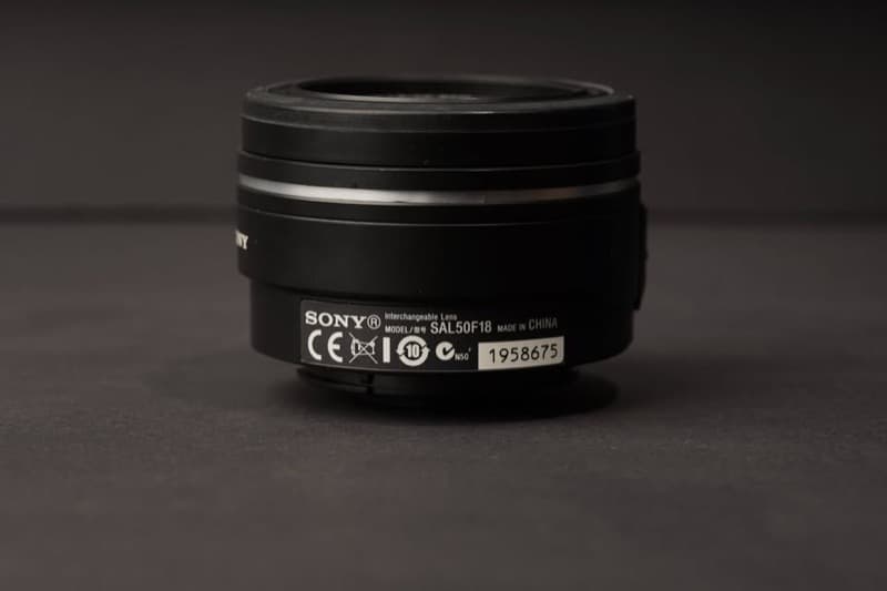 Sony Sony 50mm f/1.8 SAM — miniatura 3